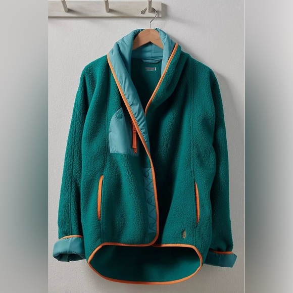Free People Hit The Slopes Fleece Shawl Jacket. NWOT. Spruced up combo - Picture 3 of 10